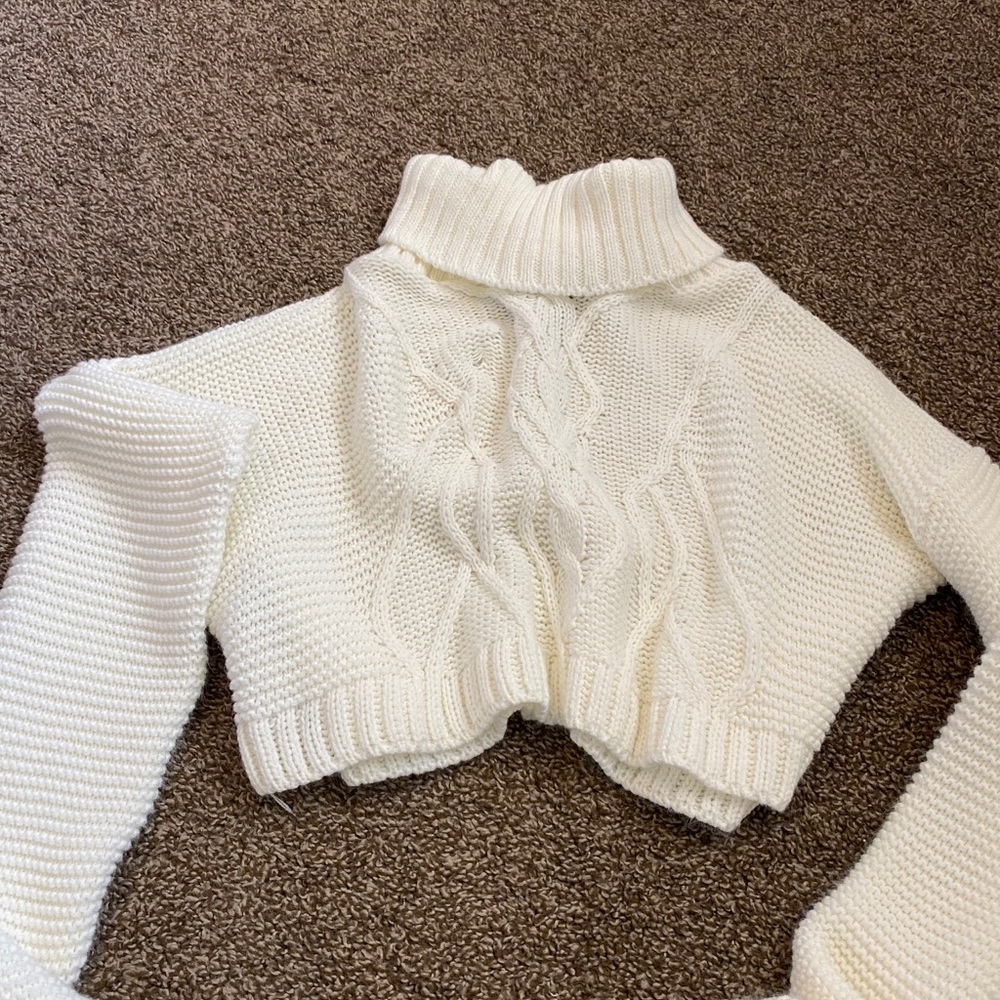 Pretty little thing Cable knit turtle neck ✨